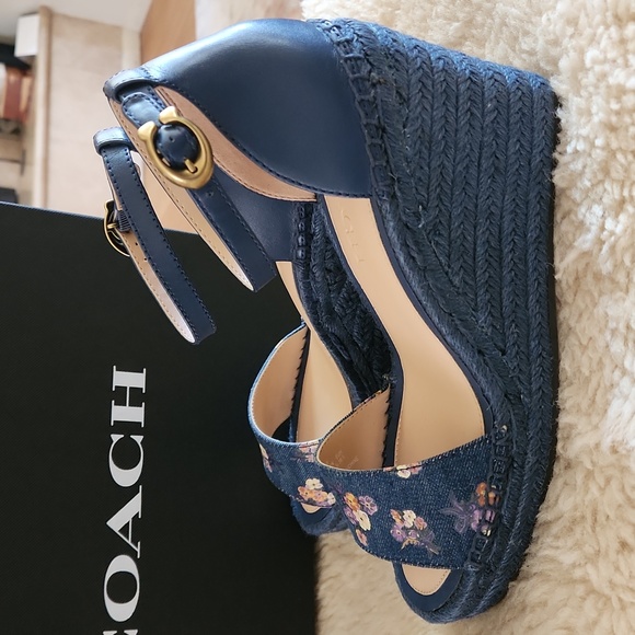 Adorable NWT IOB Coach Kit Wedge Print Denim Sandals ๐๐ผ - Picture 7 of 16